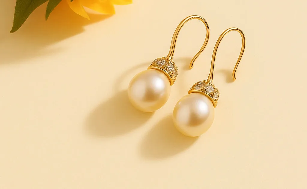 Hook pearl earring