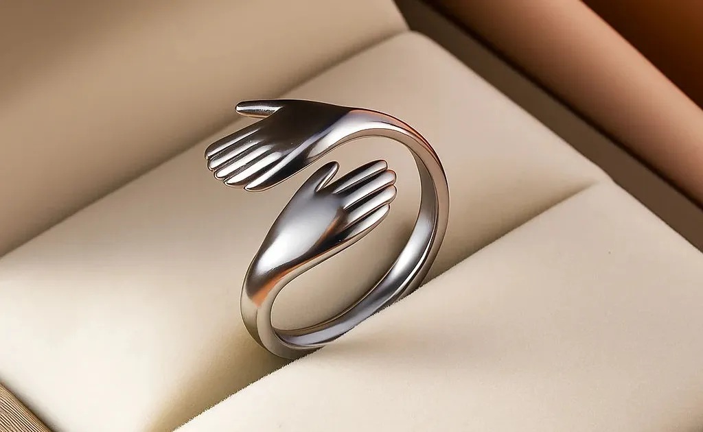 Silver Hug Hand Ring
