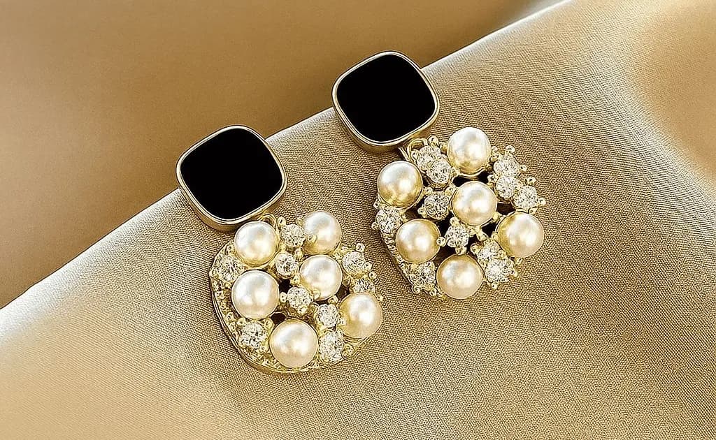 Black Onyx Pearl Statement