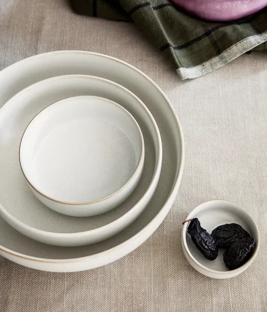 Plates and bowls for the modern kitchen